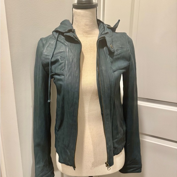 ASO Serena van der Woodsen Blue Leather Jacket - Picture 11 of 11